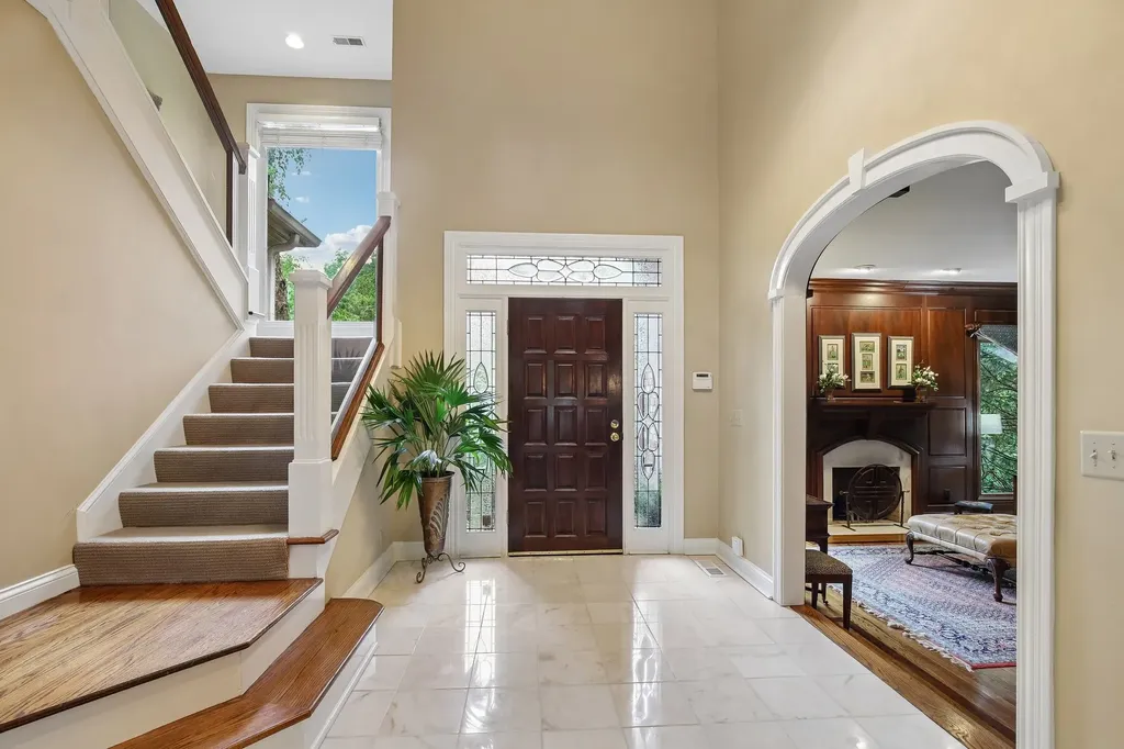 27 Annandale Nashville TN 37215
