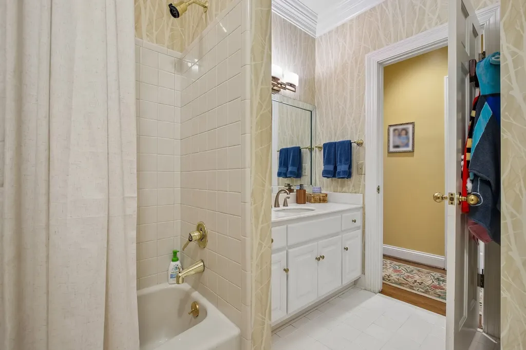 27 Annandale Nashville TN 37215
