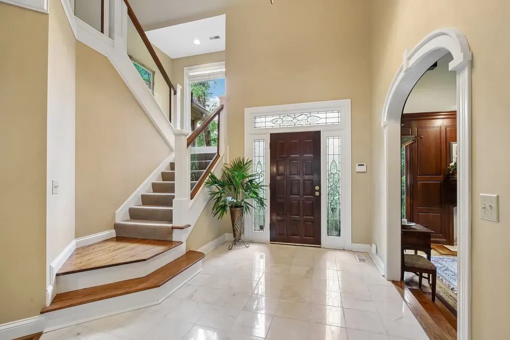27 Annandale Nashville TN 37215