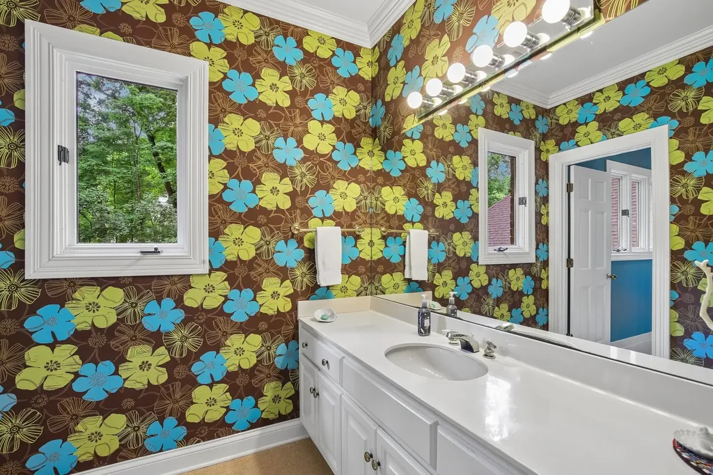 27 Annandale Nashville TN 37215