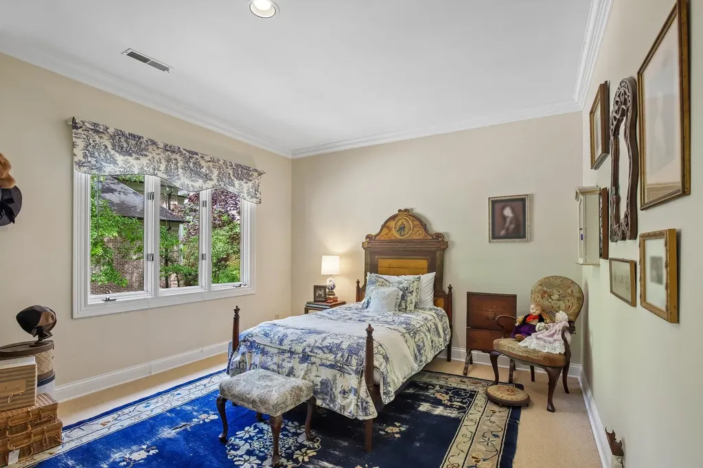 27 Annandale Nashville TN 37215