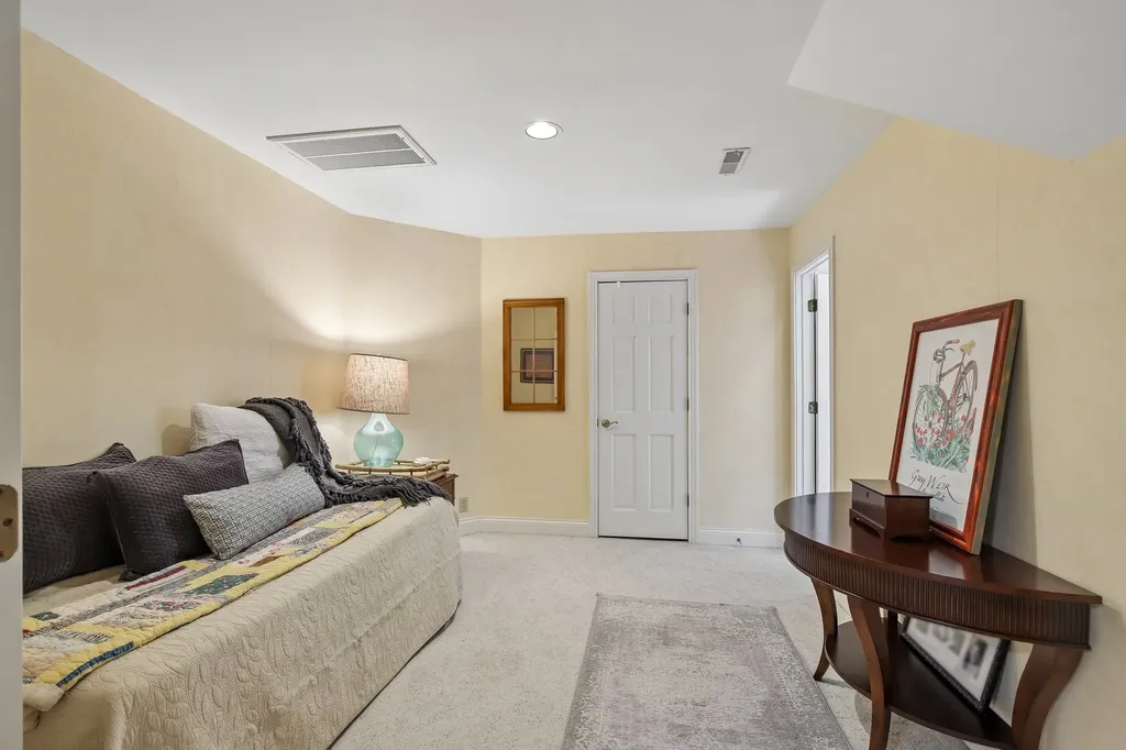 27 Annandale Nashville TN 37215