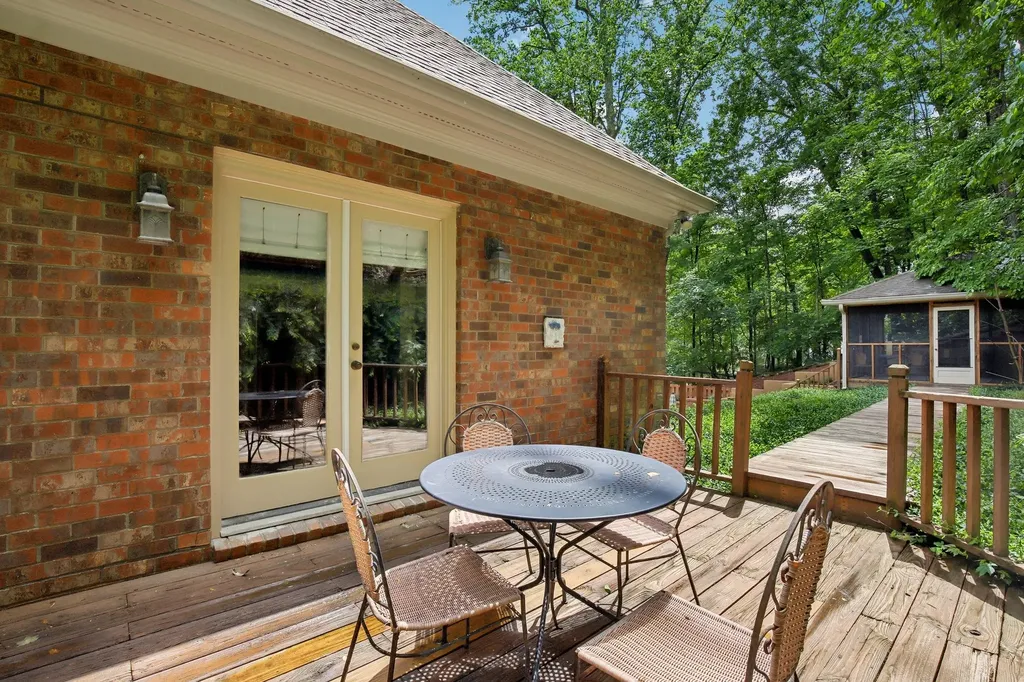 27 Annandale Nashville TN 37215