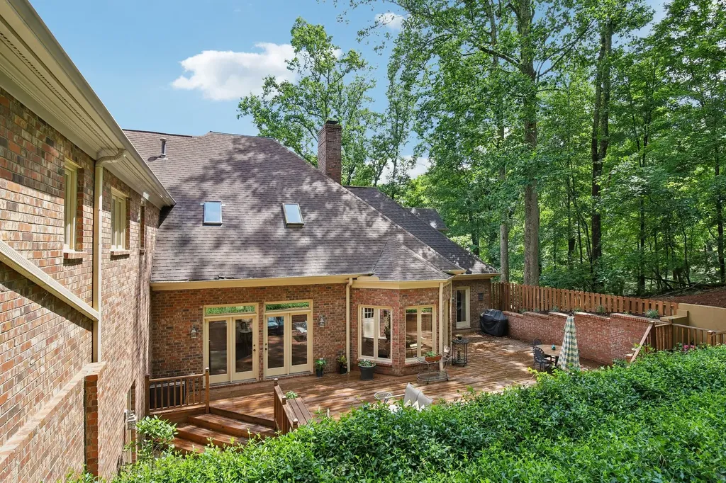 27 Annandale Nashville TN 37215