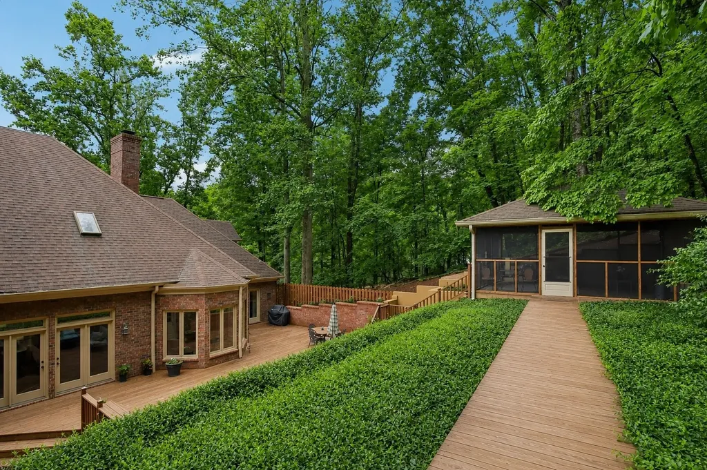 27 Annandale Nashville TN 37215