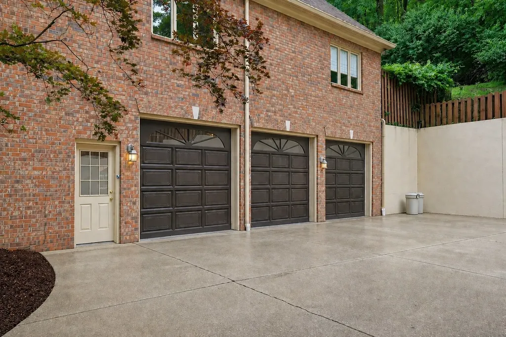 27 Annandale Nashville TN 37215