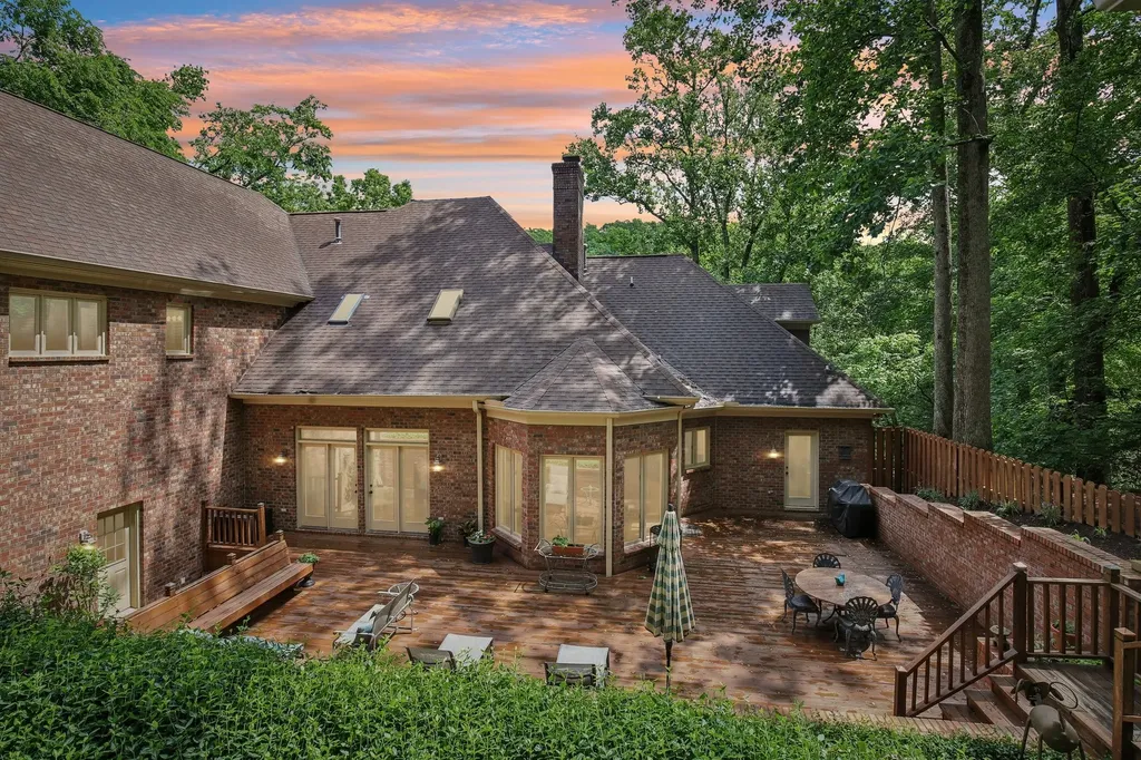 27 Annandale Nashville TN 37215