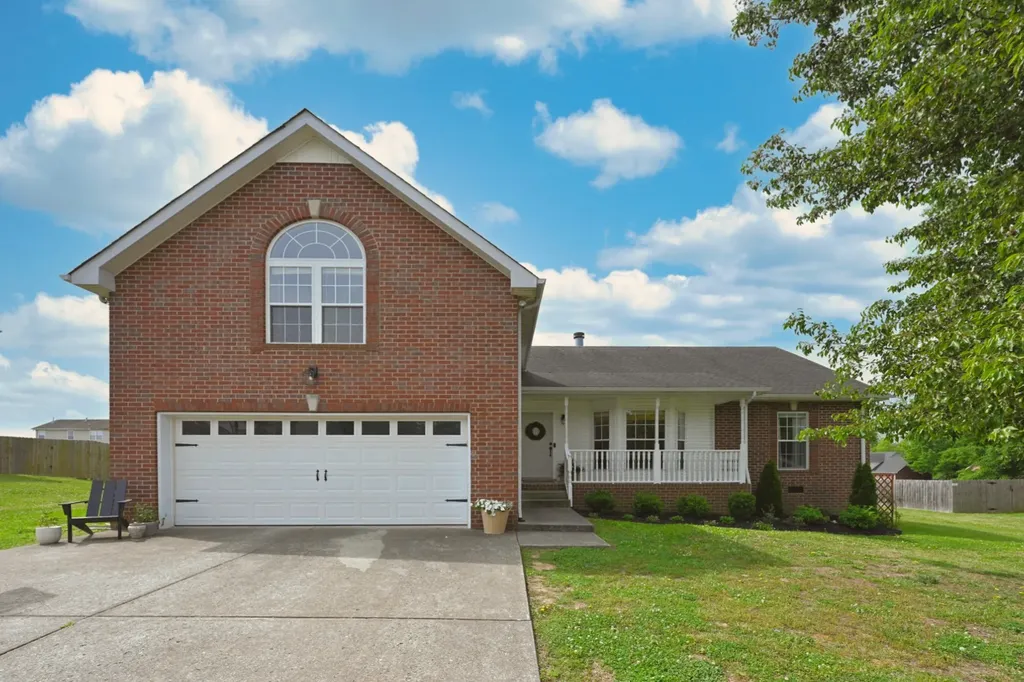 1004 Kiser Avenue Hendersonville TN 37075