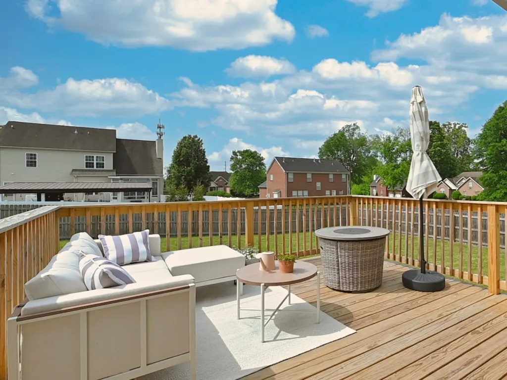 1004 Kiser Avenue Hendersonville TN 37075