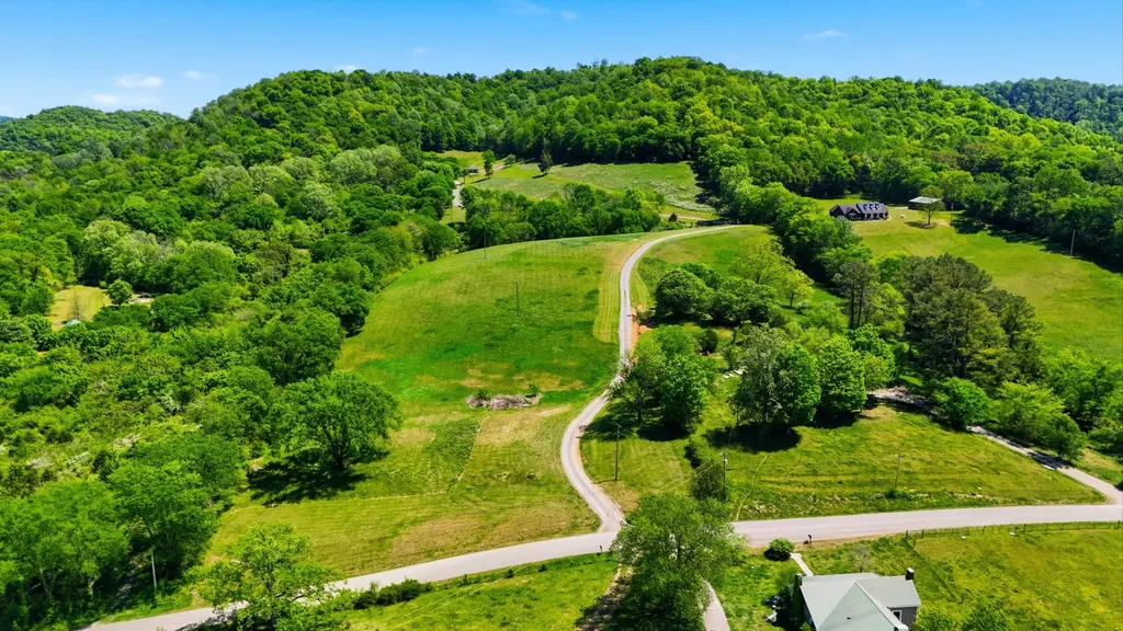 2431 Free State Road Gainesboro TN 38562
