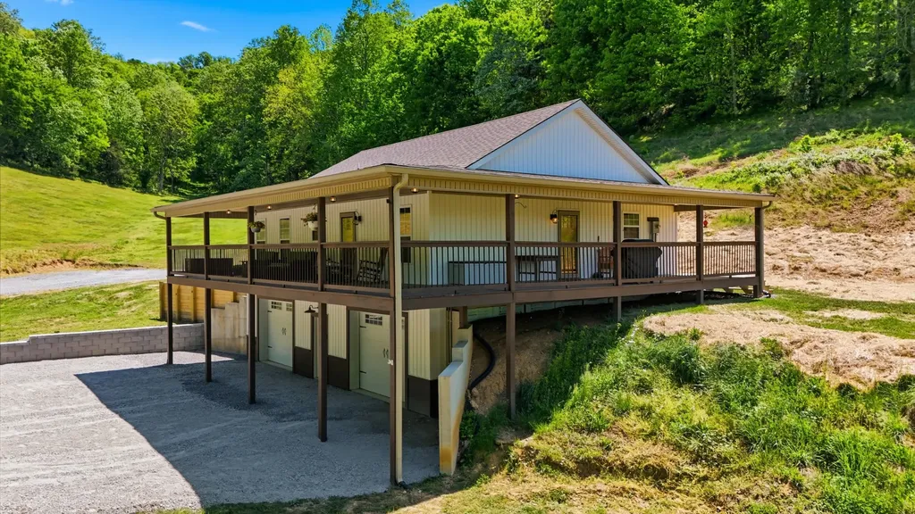 2431 Free State Road Gainesboro TN 38562