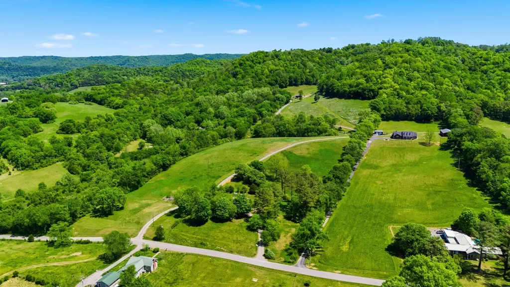 2431 Free State Road Gainesboro TN 38562