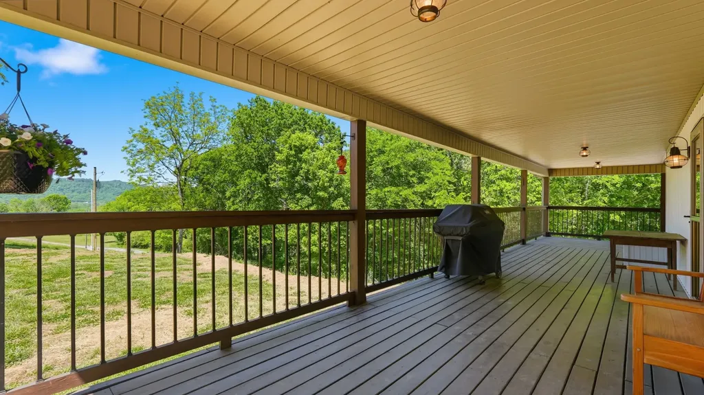 2431 Free State Road Gainesboro TN 38562