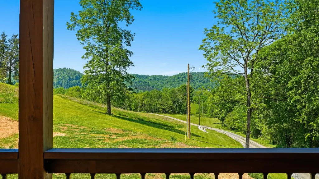 2431 Free State Road Gainesboro TN 38562