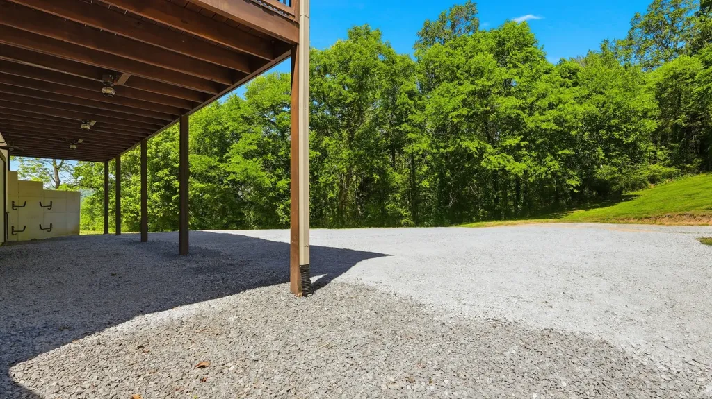 2431 Free State Road Gainesboro TN 38562