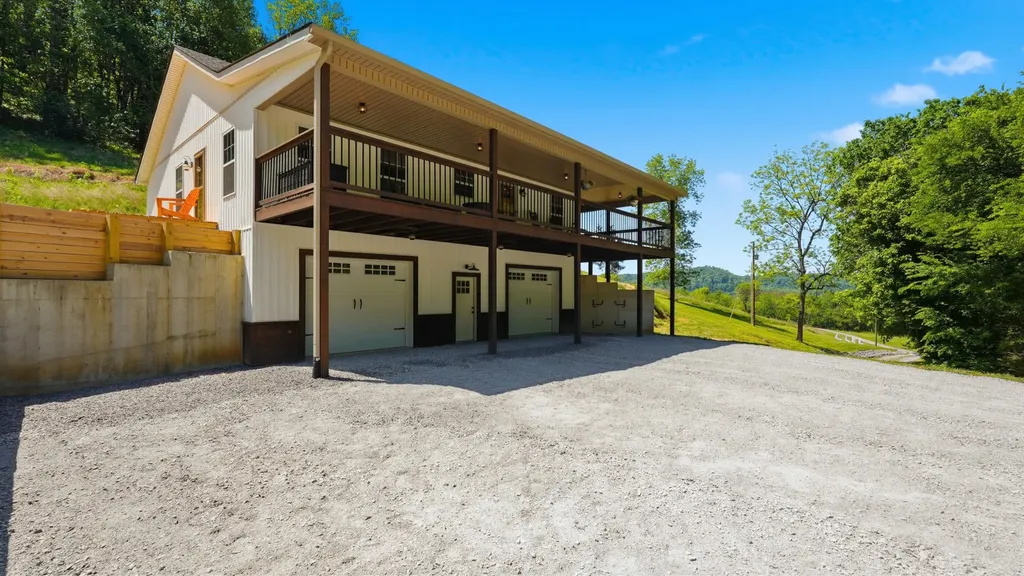 2431 Free State Road Gainesboro TN 38562