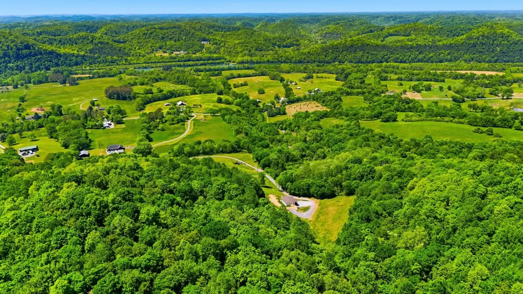 2431 Free State Road Gainesboro TN 38562