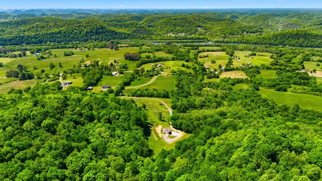 2431 Free State Road Gainesboro TN 38562