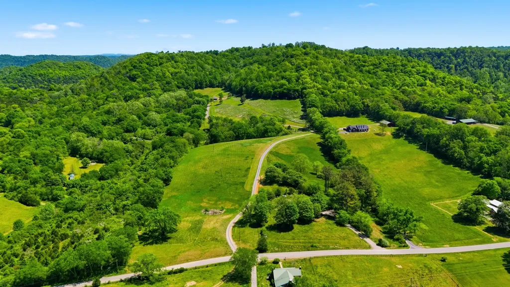 2431 Free State Road Gainesboro TN 38562