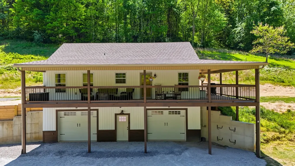 2431 Free State Road Gainesboro TN 38562