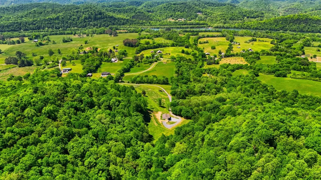 2431 Free State Road Gainesboro TN 38562