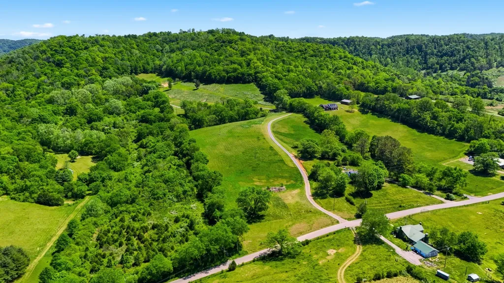 2431 Free State Road Gainesboro TN 38562