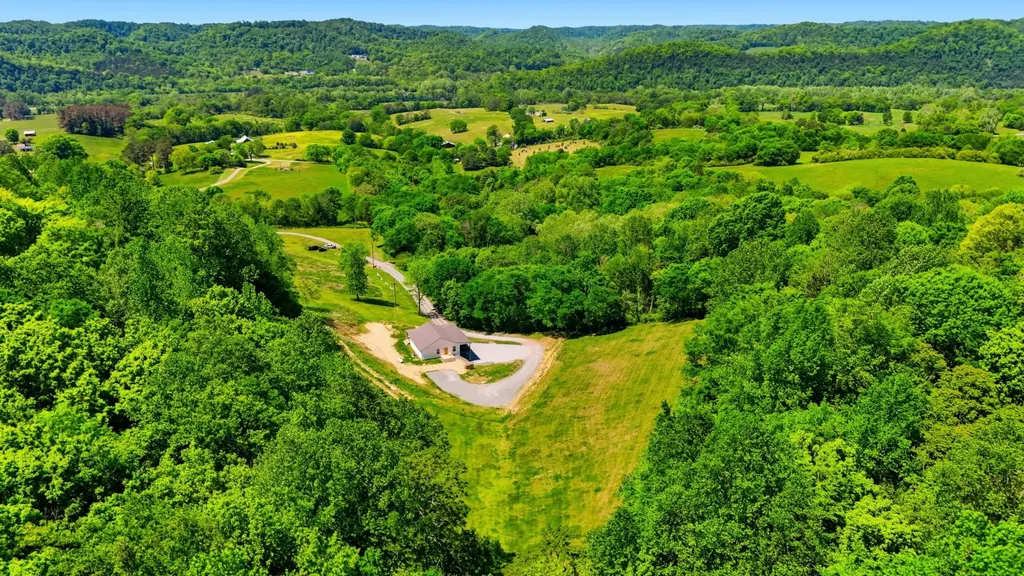 2431 Free State Road Gainesboro TN 38562