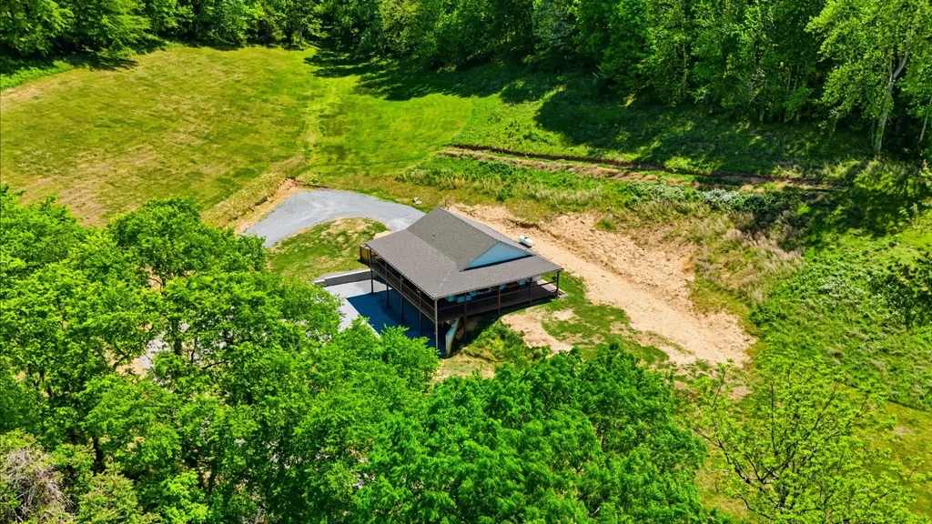 2431 Free State Road Gainesboro TN 38562