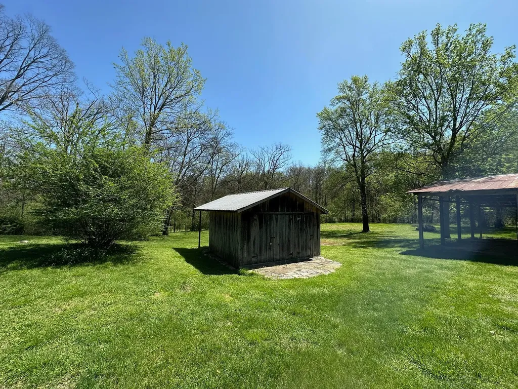 2020 Estes Lane Columbia TN 38401