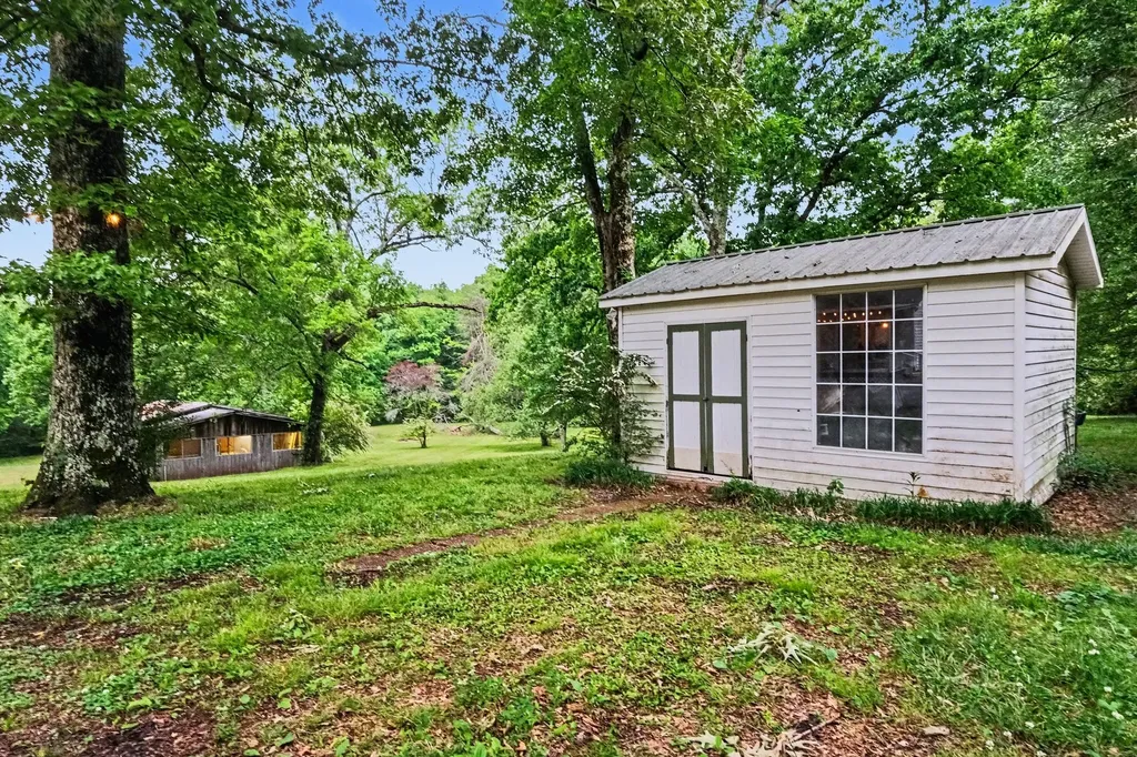 2020 Estes Lane Columbia TN 38401