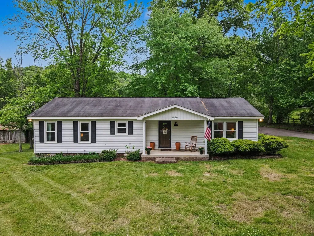 2020 Estes Lane Columbia TN 38401