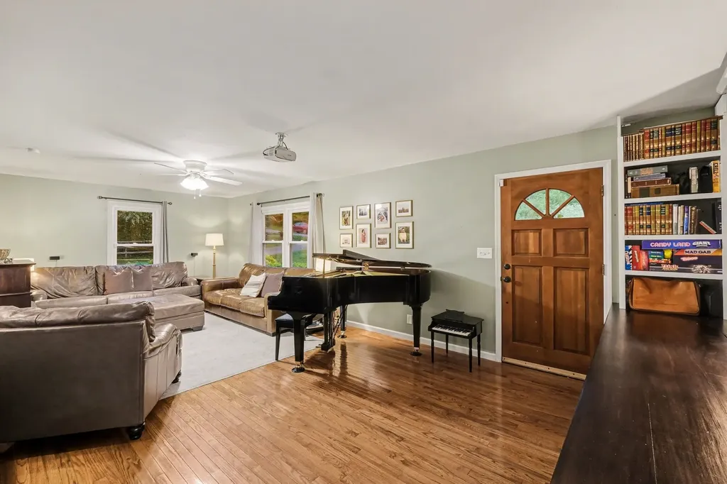 2020 Estes Lane Columbia TN 38401