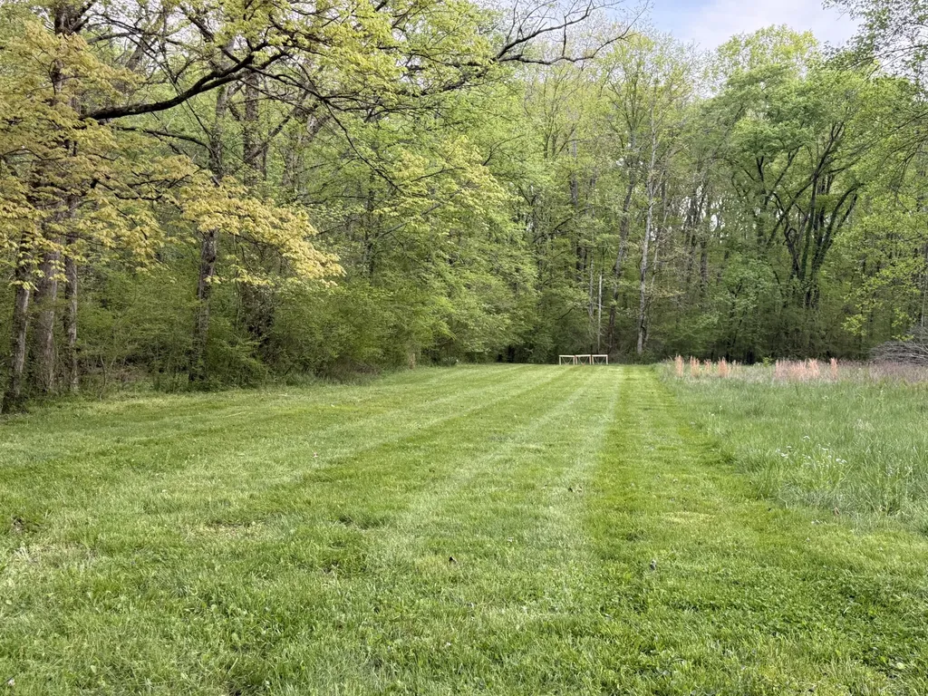 2020 Estes Lane Columbia TN 38401