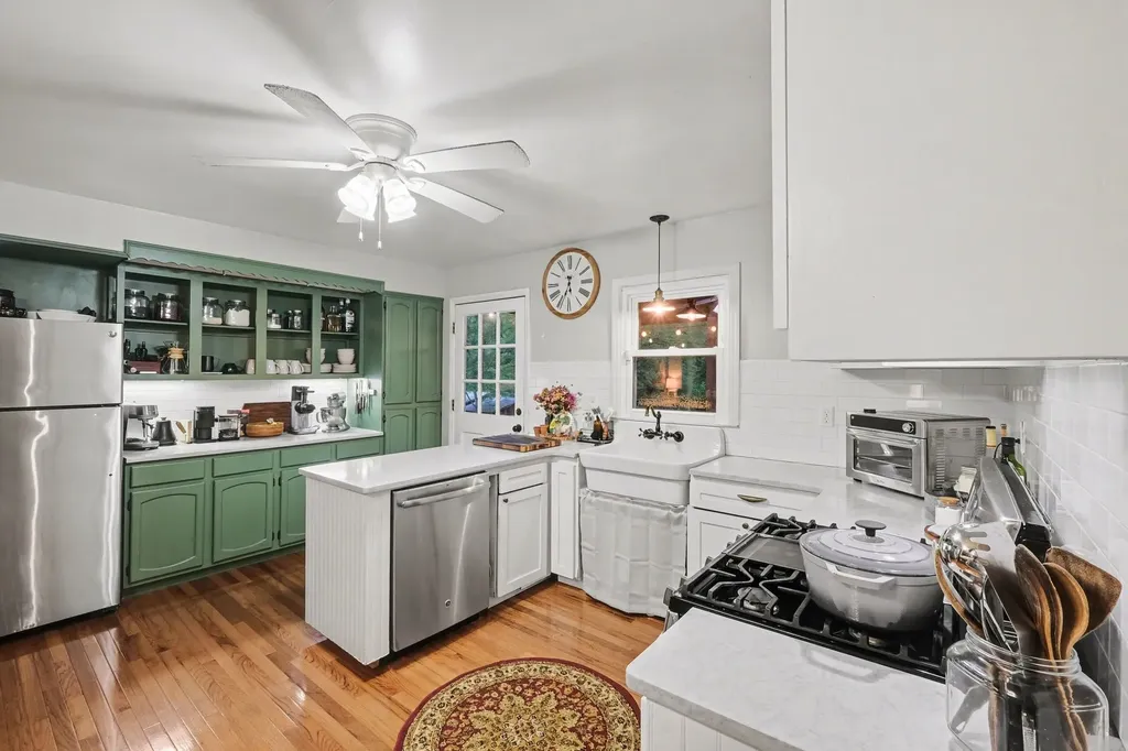 2020 Estes Lane Columbia TN 38401