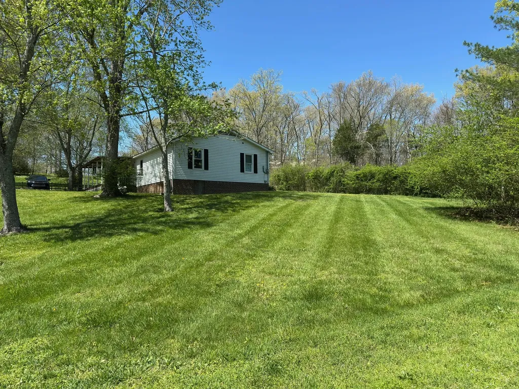 2020 Estes Lane Columbia TN 38401