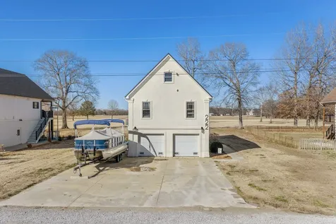 222 Fairway Villa Lane Decaturville TN 38329
