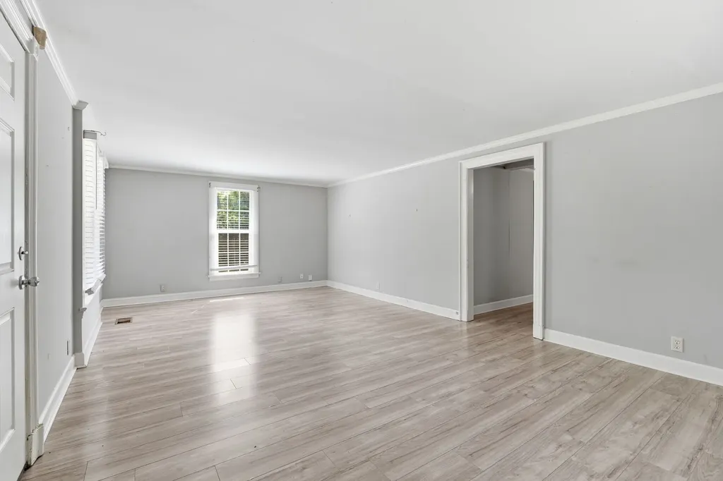 1801 Elizabeth Road Nashville TN 37218