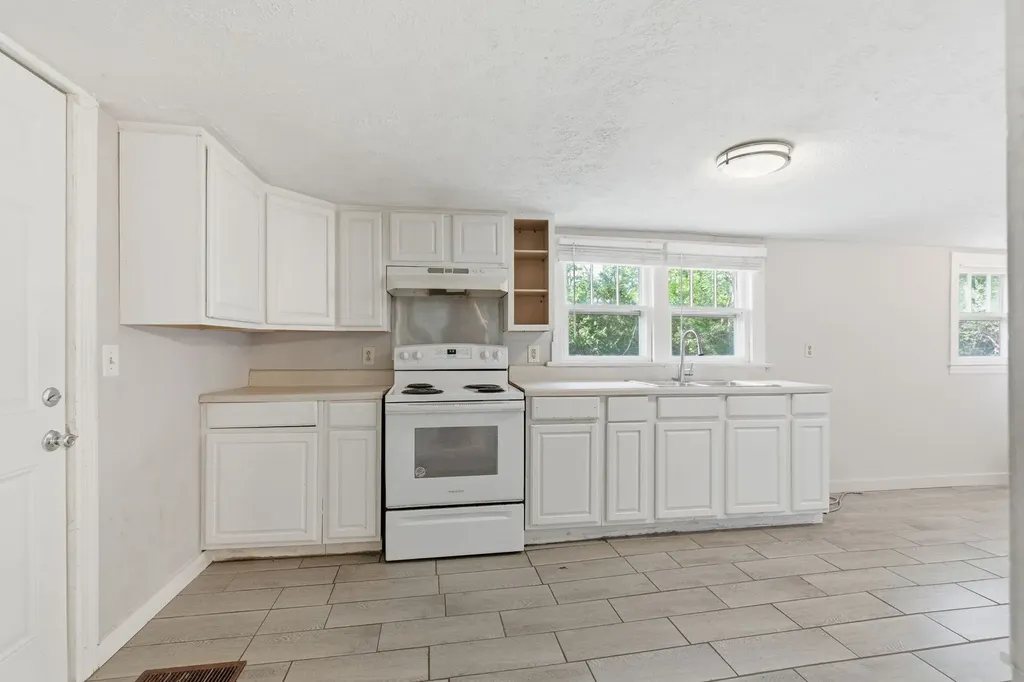 1801 Elizabeth Road Nashville TN 37218