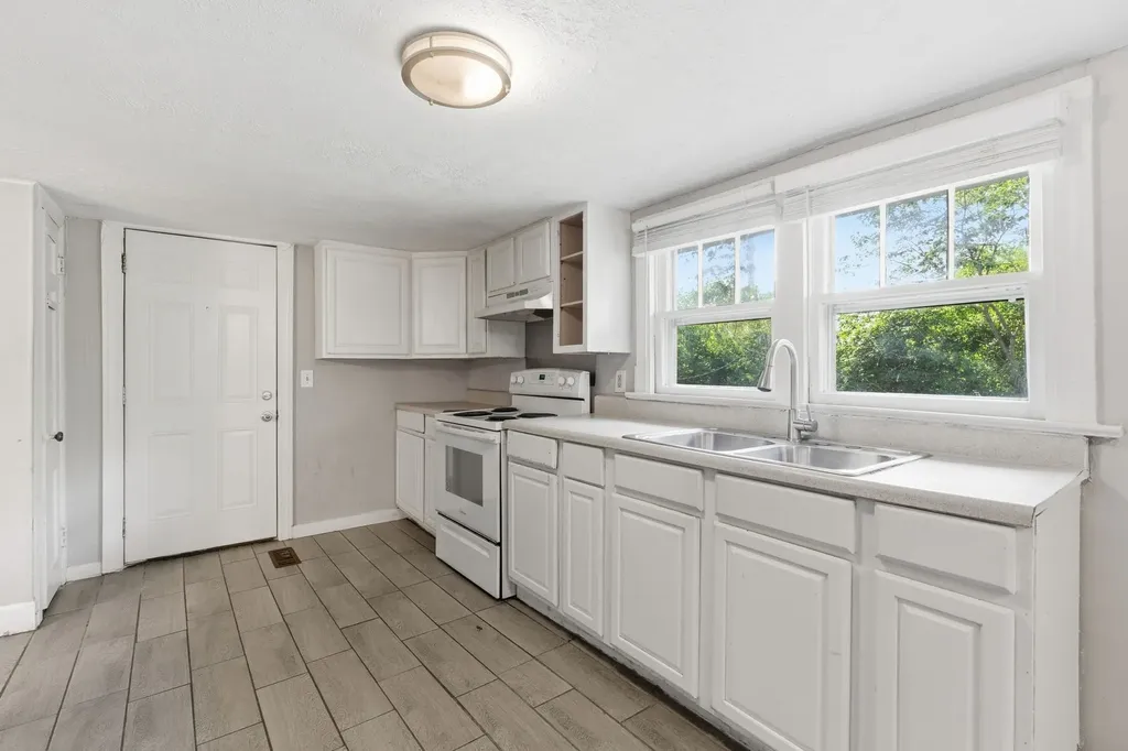 1801 Elizabeth Road Nashville TN 37218