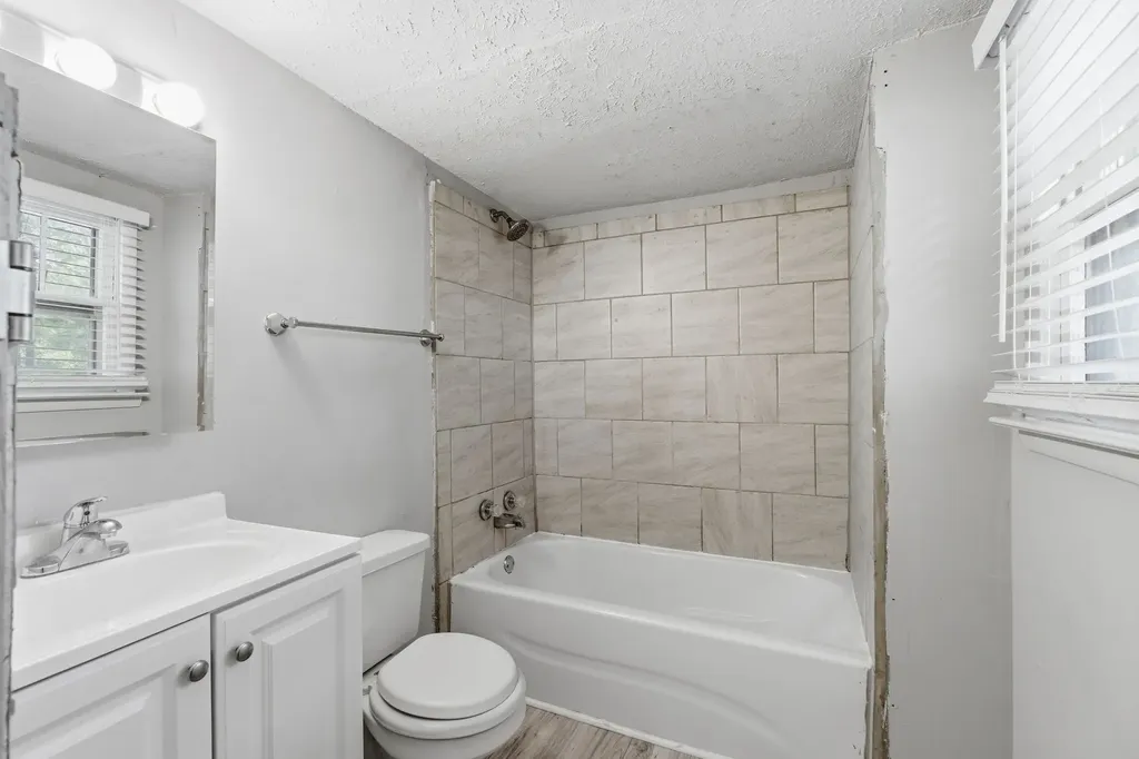 1801 Elizabeth Road Nashville TN 37218