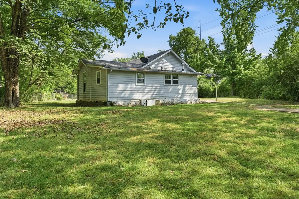 1801 Elizabeth Road Nashville TN 37218