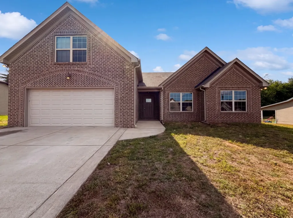 447 Golf Club Lane Springfield TN 37172