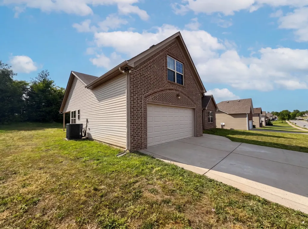 447 Golf Club Lane Springfield TN 37172