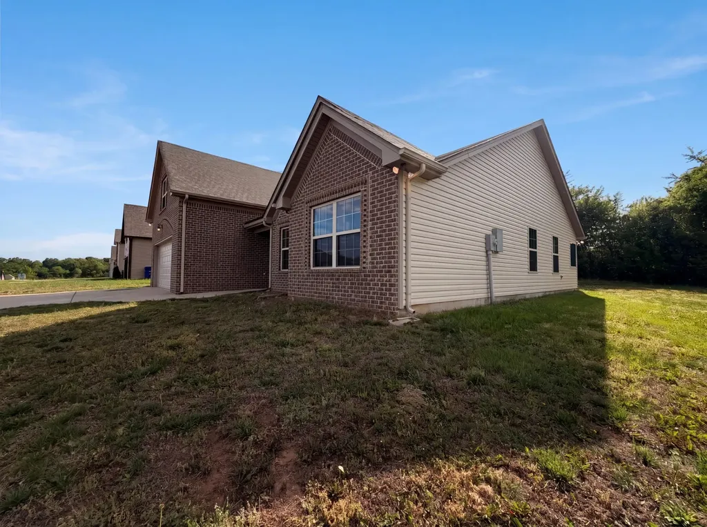 447 Golf Club Lane Springfield TN 37172