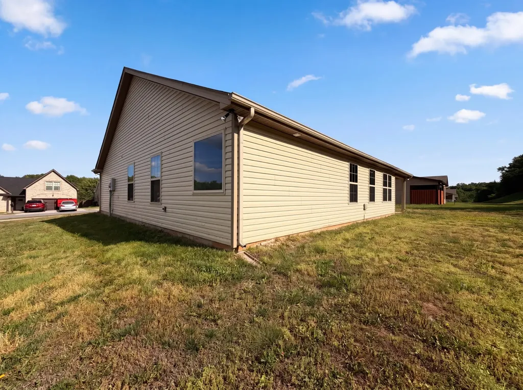 447 Golf Club Lane Springfield TN 37172