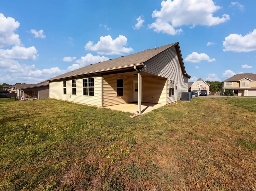 447 Golf Club Lane Springfield TN 37172