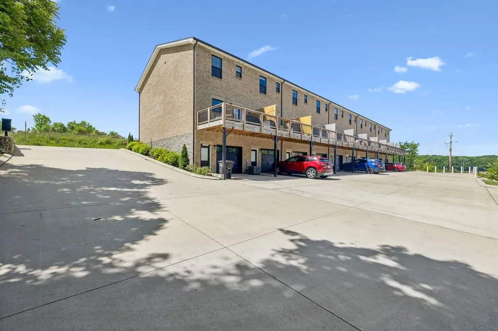41 High St, W Clarksville TN 37040