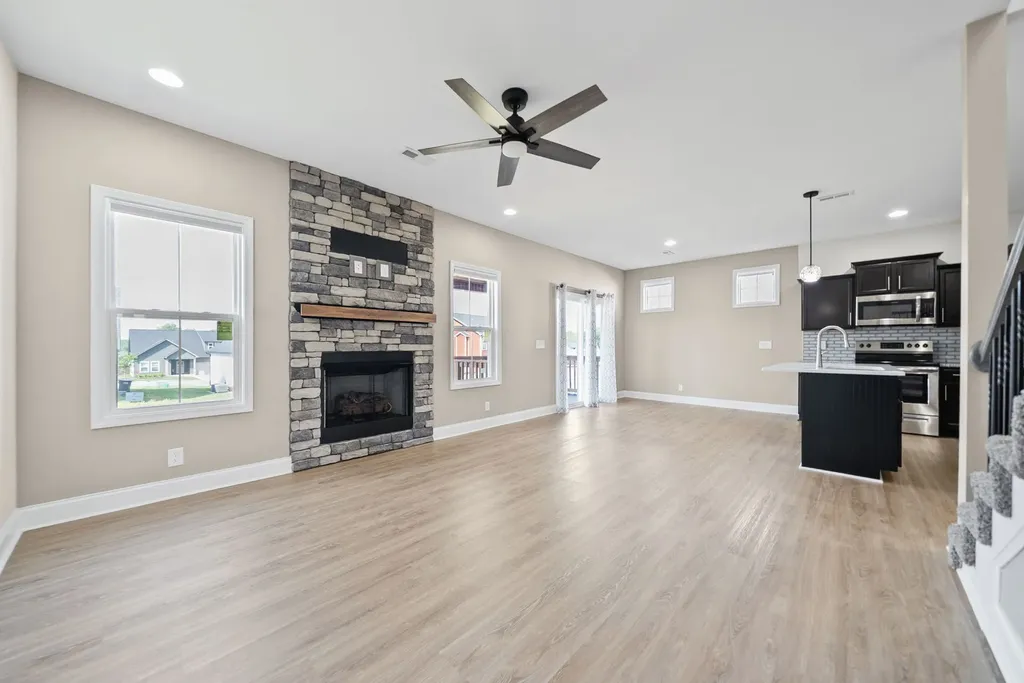 813 Marksman Court Clarksville TN 37042