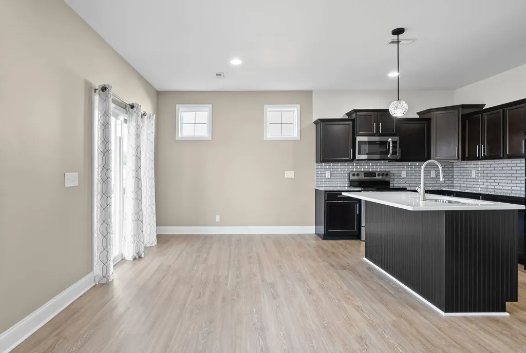 813 Marksman Court Clarksville TN 37042