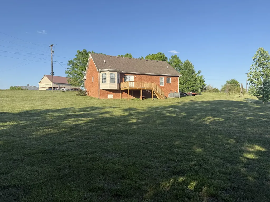 1702 Abiff Road Burns TN 37029